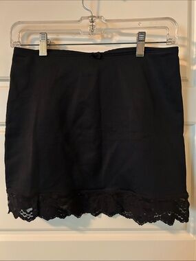 Nancy Ganz Black Lace-Trim Half Slip
